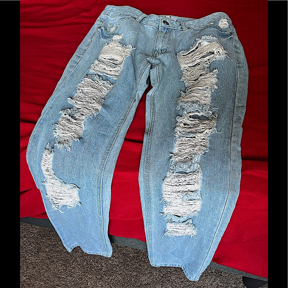 J.H.L Super Distressed Jeans - Size L(32) - Lightwashed